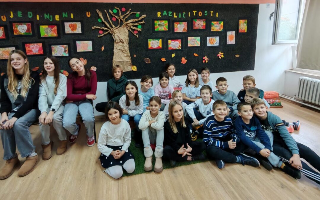 Ujedinjeni u različitosti – Jabukom po svijetu