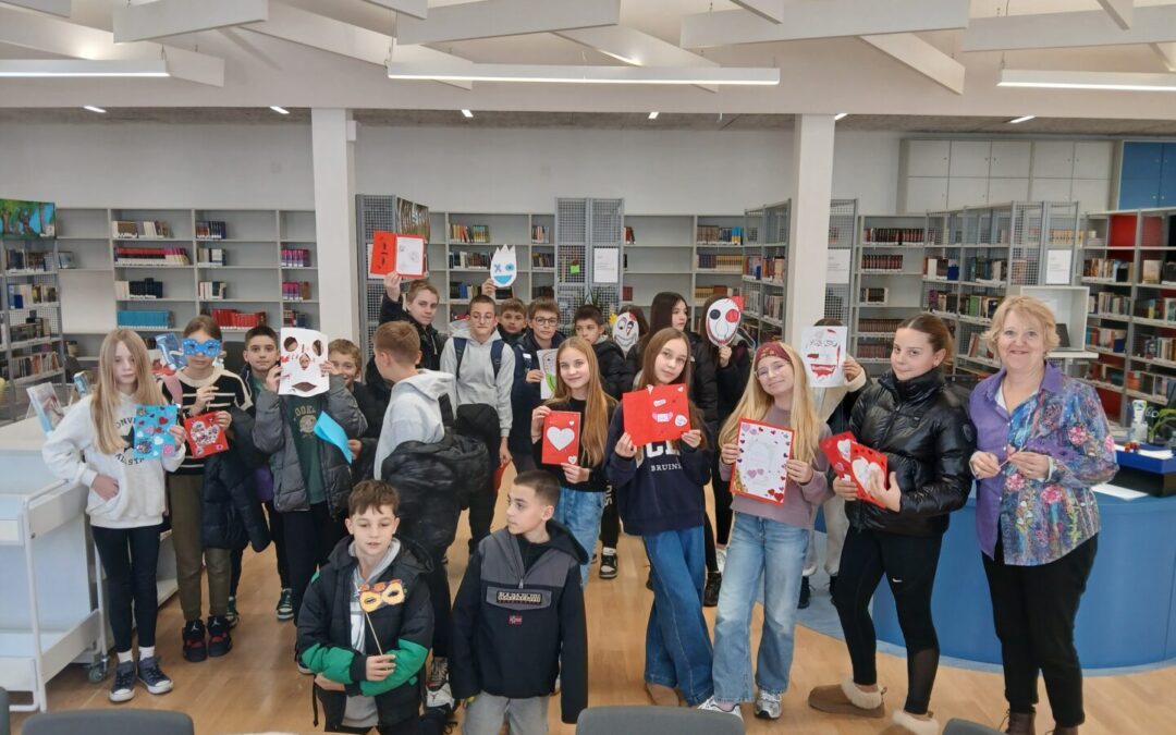 Radionica izrade čestitki za Valentinovo i karnevalskih maski