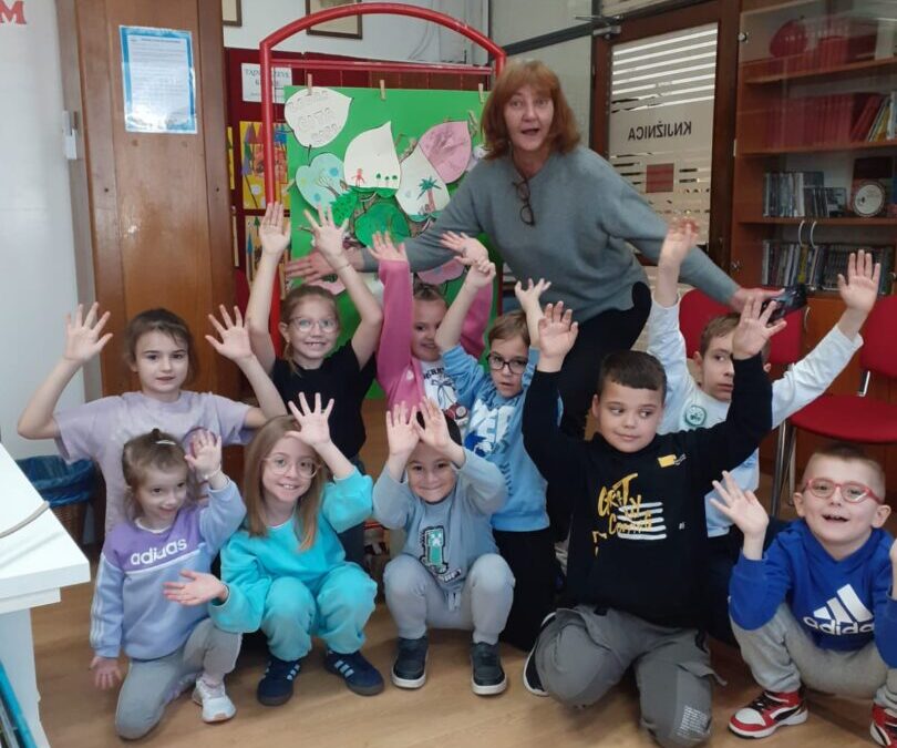 „Zadar čita“ u 1.b: „Drvo koje raste uz knjige“